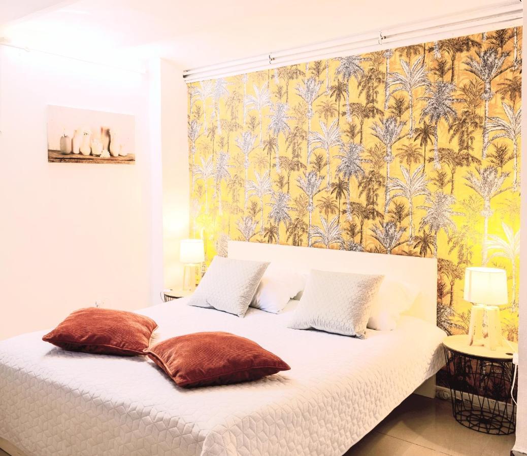 Villa 3 Appartements Entiers Avec Piscine Et Jaccuzi Et Parking Marseille Eksteriør billede