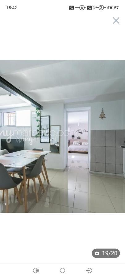 Villa 3 Appartements Entiers Avec Piscine Et Jaccuzi Et Parking Marseille Eksteriør billede