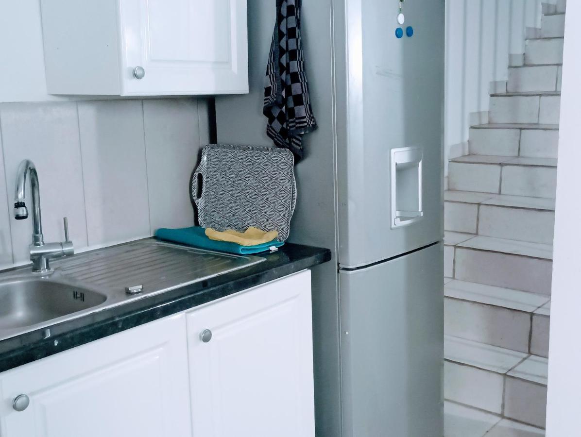 Villa 3 Appartements Entiers Avec Piscine Et Jaccuzi Et Parking Marseille Eksteriør billede