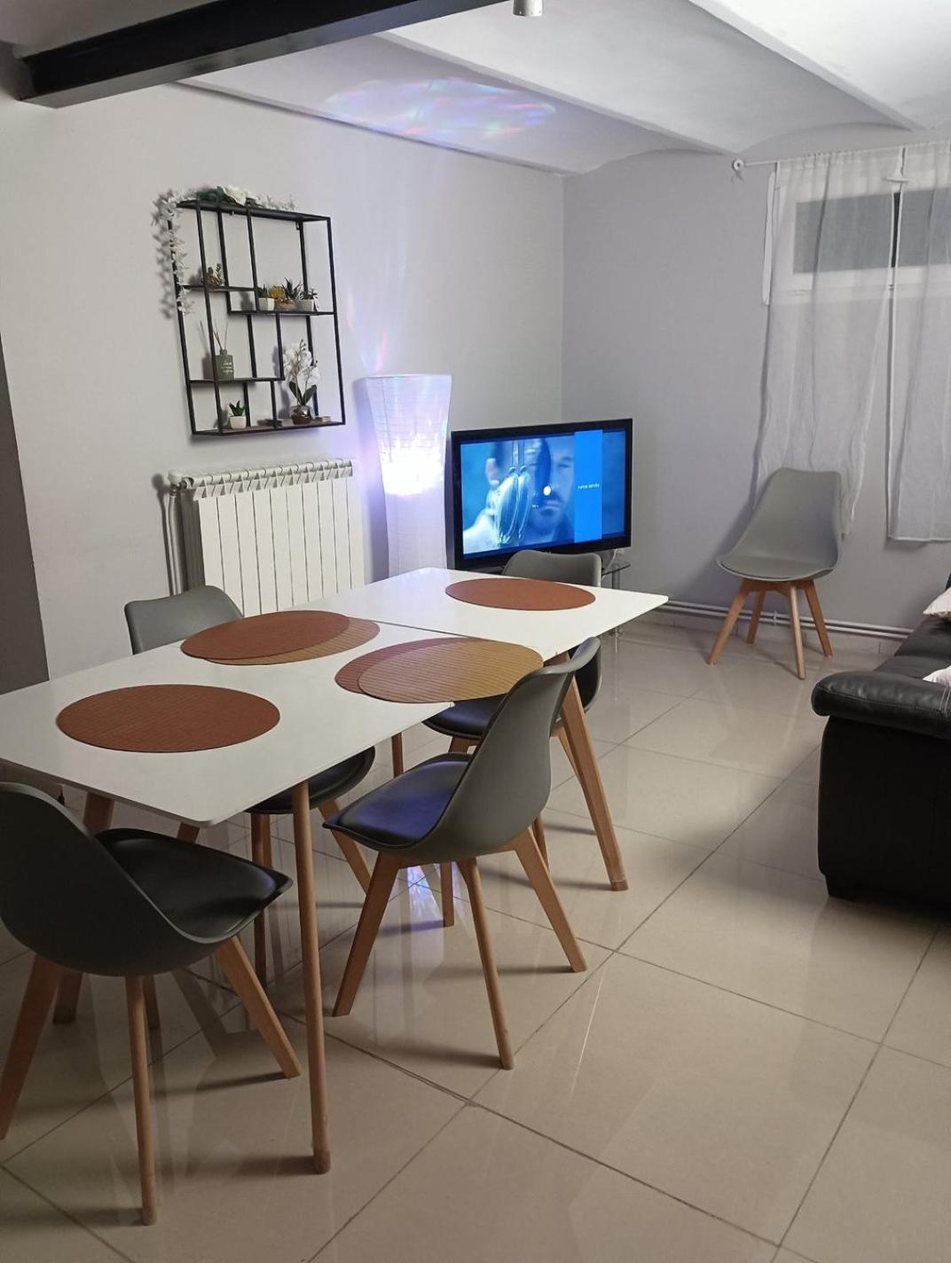 Villa 3 Appartements Entiers Avec Piscine Et Jaccuzi Et Parking Marseille Eksteriør billede