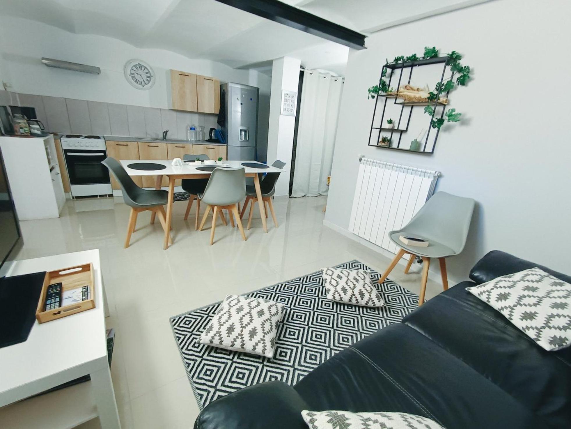 Villa 3 Appartements Entiers Avec Piscine Et Jaccuzi Et Parking Marseille Eksteriør billede