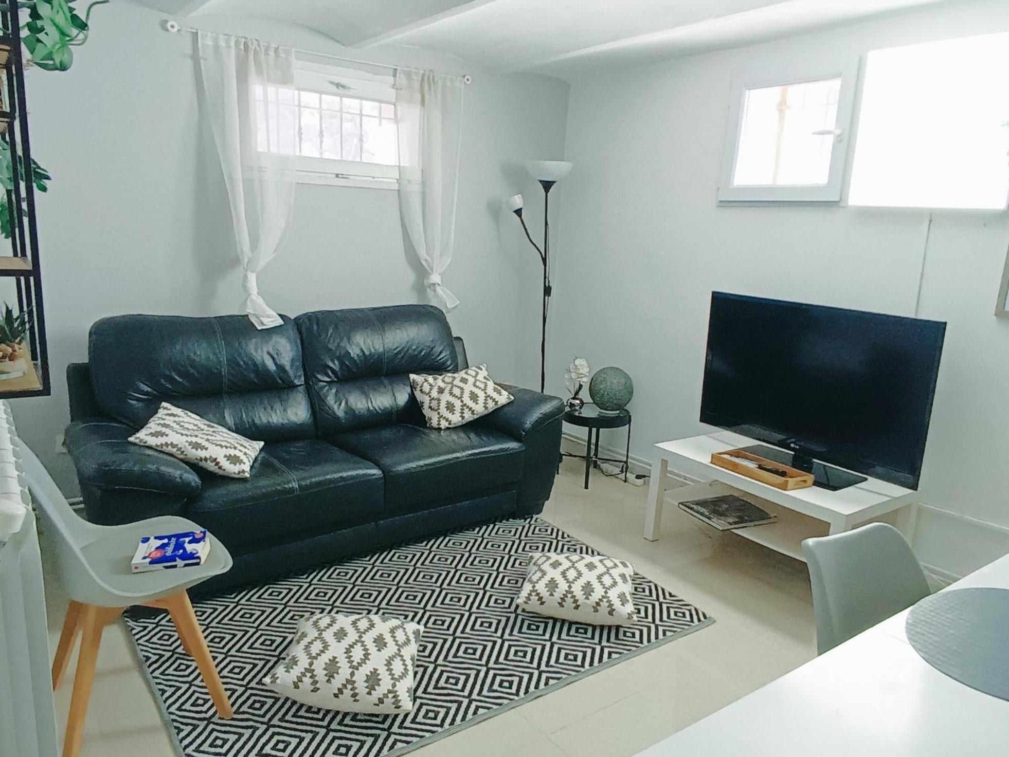 Villa 3 Appartements Entiers Avec Piscine Et Jaccuzi Et Parking Marseille Eksteriør billede